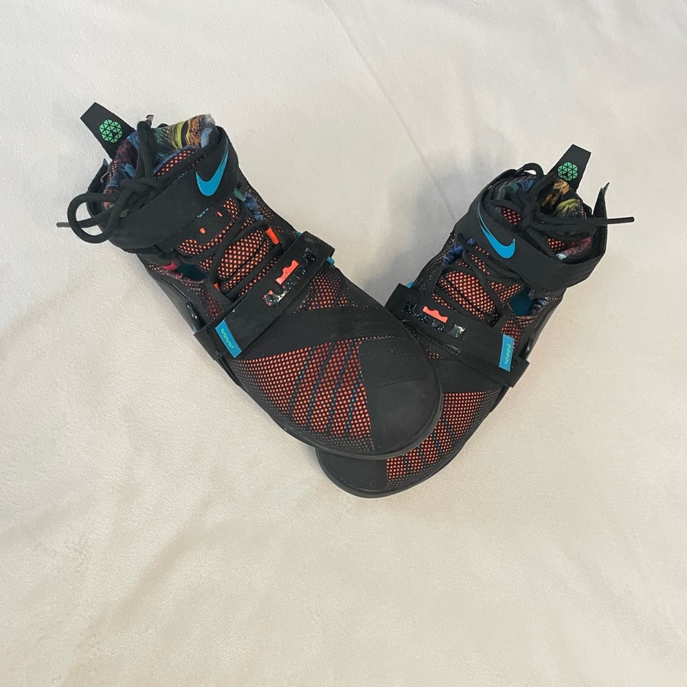 Nike Lebron James Soldier 9 Basketball Shoes